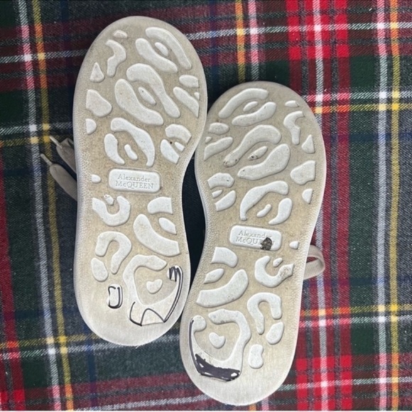 Alexander McQueen Shiny Leather Platform Sneakers - Picture 5 of 6